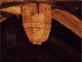 Cul-de-lampe, peint & Cul-de-lampe combles de l'église de Saint-Martin-sur-Oreuse